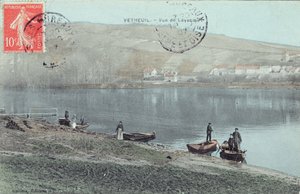 Uitzicht op Vetheuil aan de oevers van de Seine door French Photographer